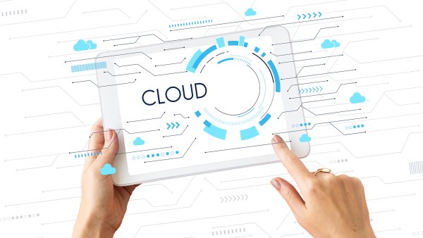 Hybride Cloud, Public Cloud oder Private Cloud – welche Lösung reduziert Ihre Risiken wirklich?